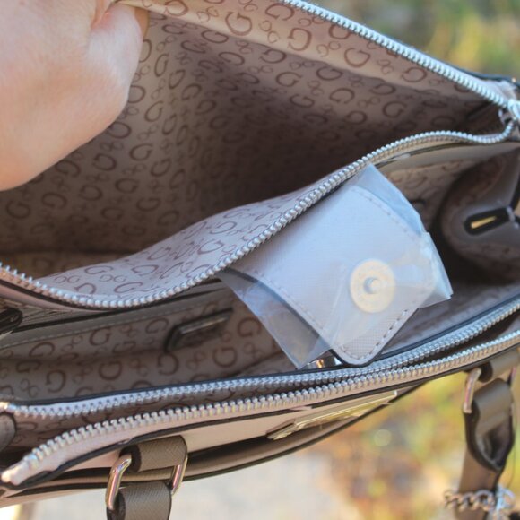 New Guess bag purse - Picture 12 of 12